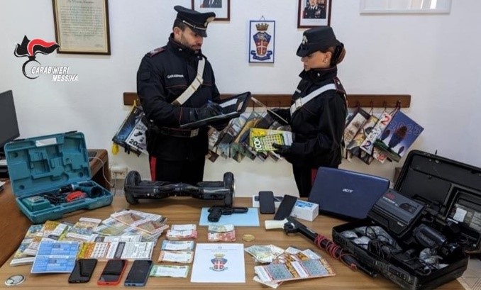 Lipari (ME), droga all’interno di un forno: arrestati 3 giovani