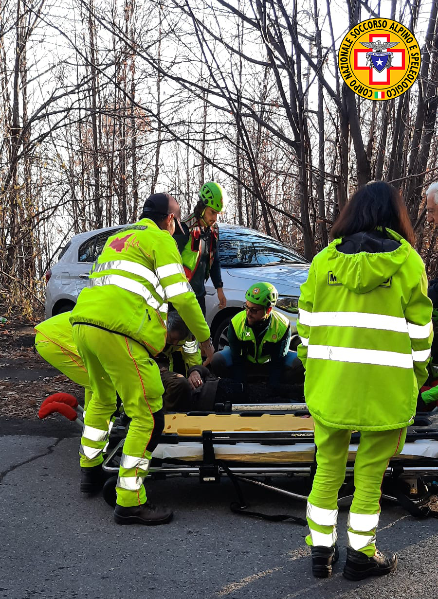 Si frattura tibia e perone sull’Etna: recuperato e soccorso un 69enne