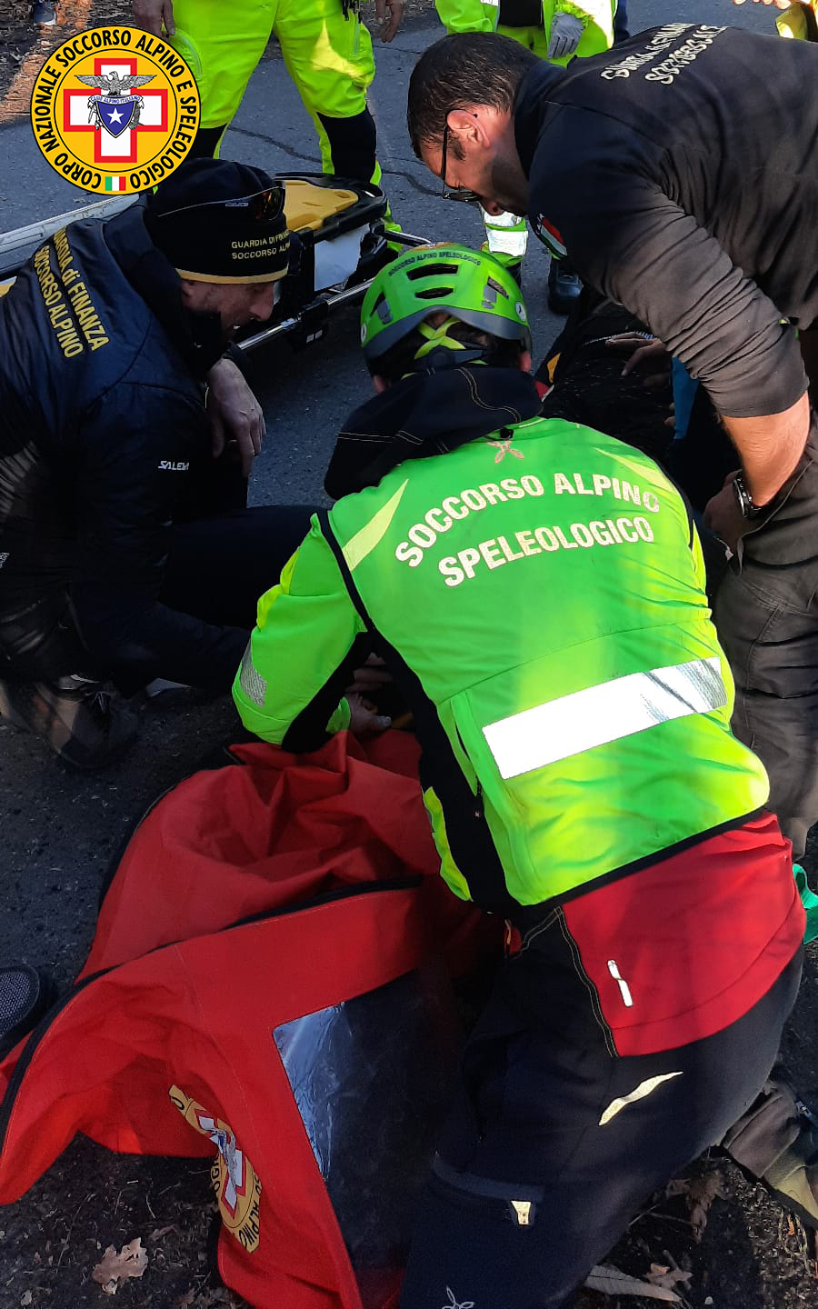 Si frattura tibia e perone sull’Etna: recuperato e soccorso un 69enne