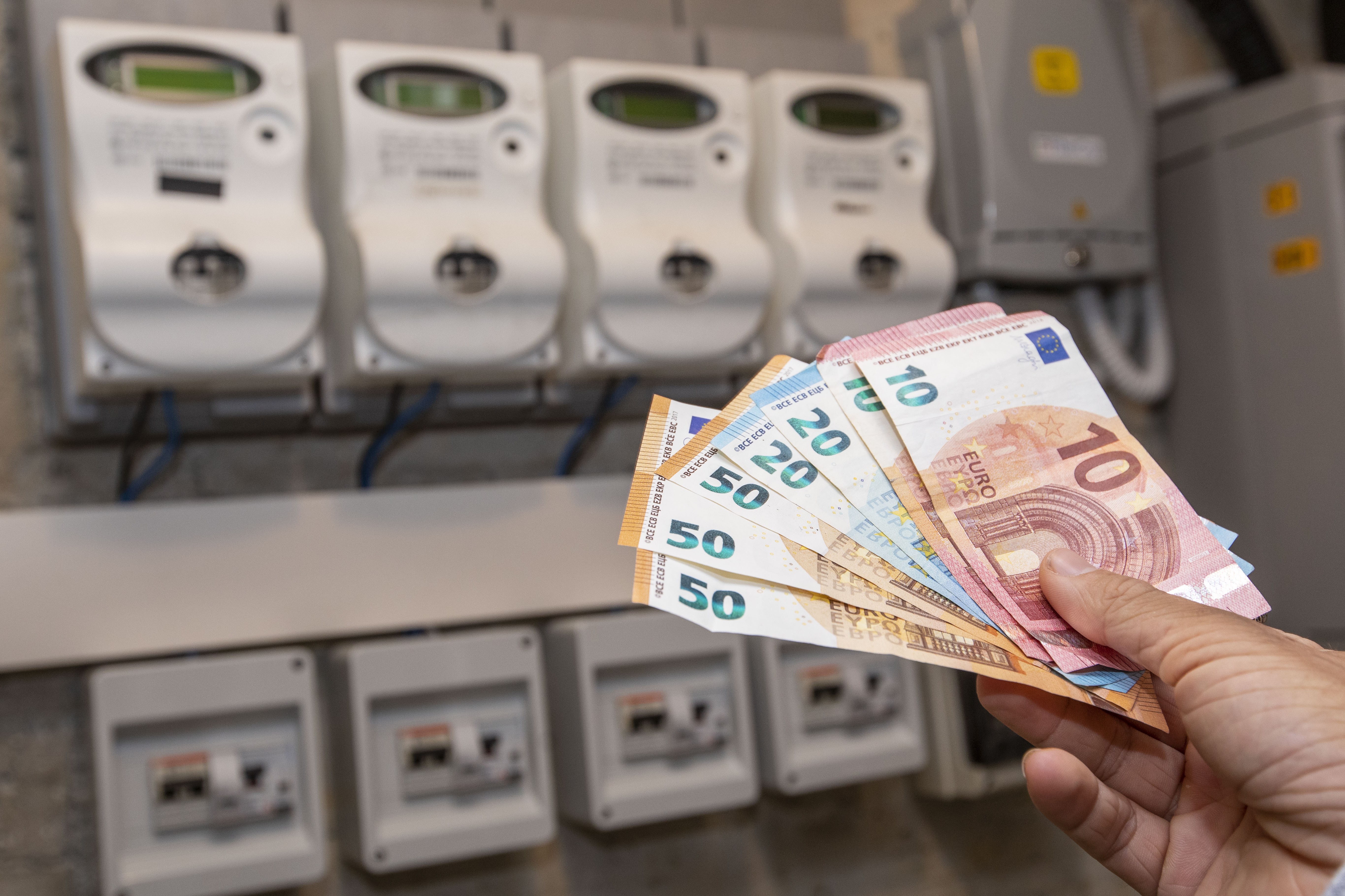 Arriva la tredicesima, Federconsumatori: “Il 91% eroso da rate, mutui e bollette” Arriva la tredicesima, Federconsumatori: “Il 91% eroso da rate, mutui e bollette”