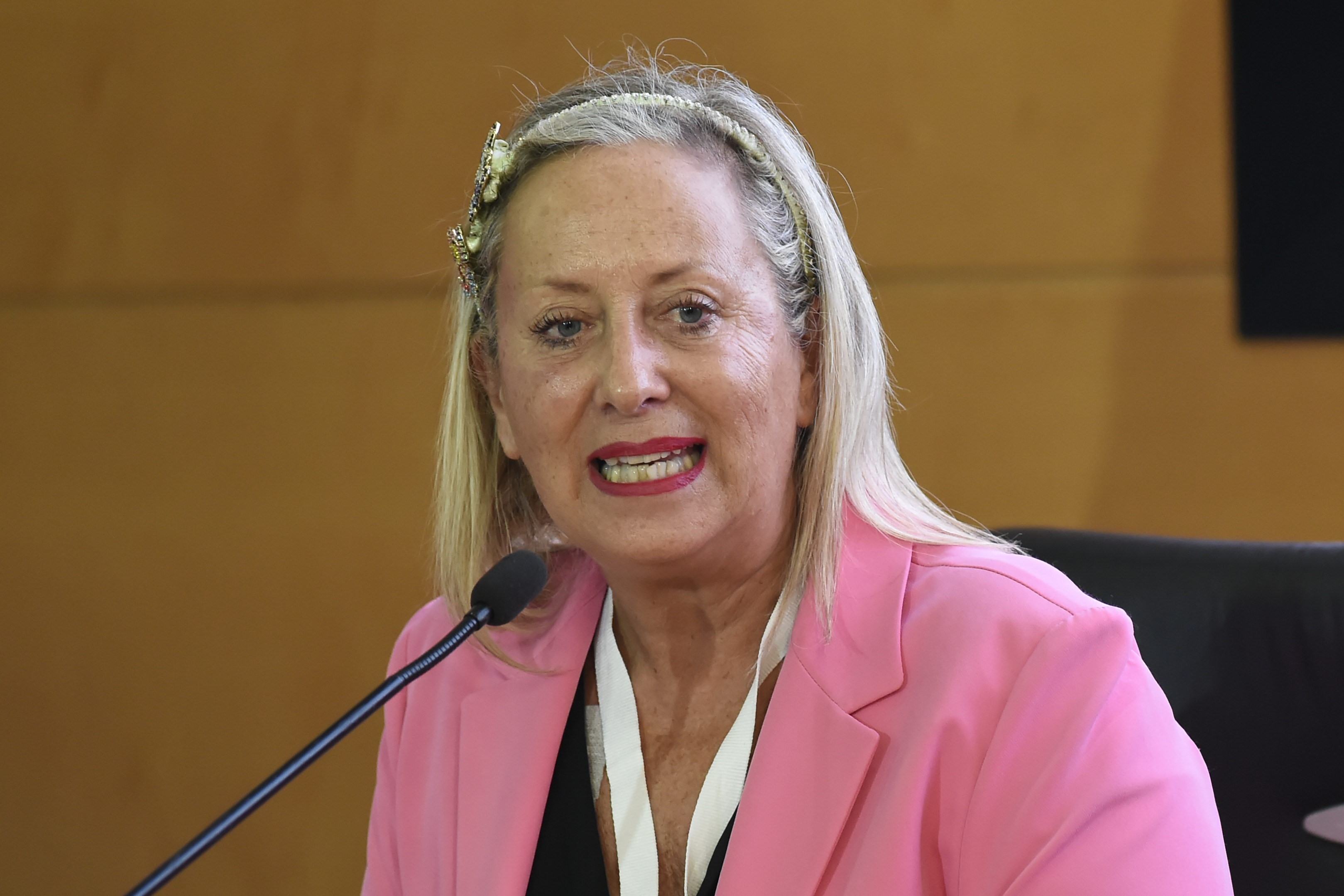 Carolyn Smith furiosa: “Qualcuno annuncia mia morte ma sono ancora qui”