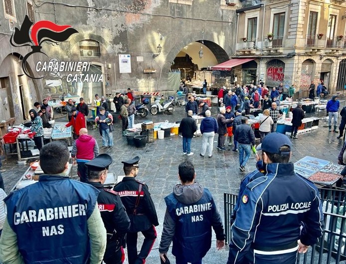 Raffica di controlli alla pescheria di Catania: maxi sequestro e sanzioni
