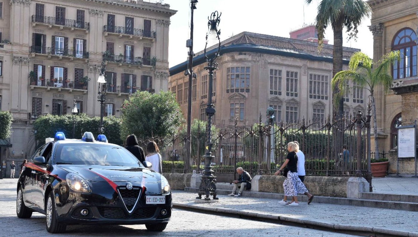Da chi porta via cavi elettrici a chi ruba l’auto, scattano gli arresti a Palermo: 4 fermati Da chi porta via cavi elettrici a chi ruba l’auto, scattano gli arresti a Palermo: 4 fermati