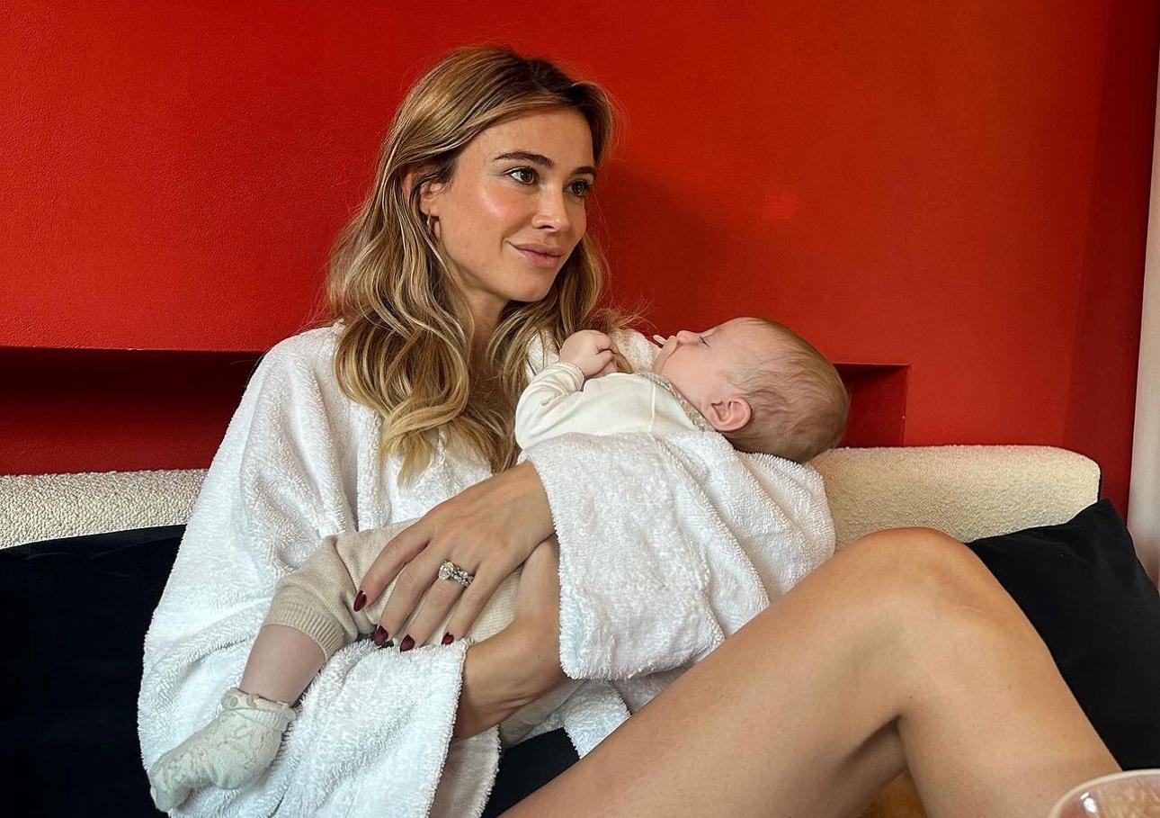 FOTO | Diletta Leotta in forma smagliante: relax in vacanza con Elodie e la piccola Aria