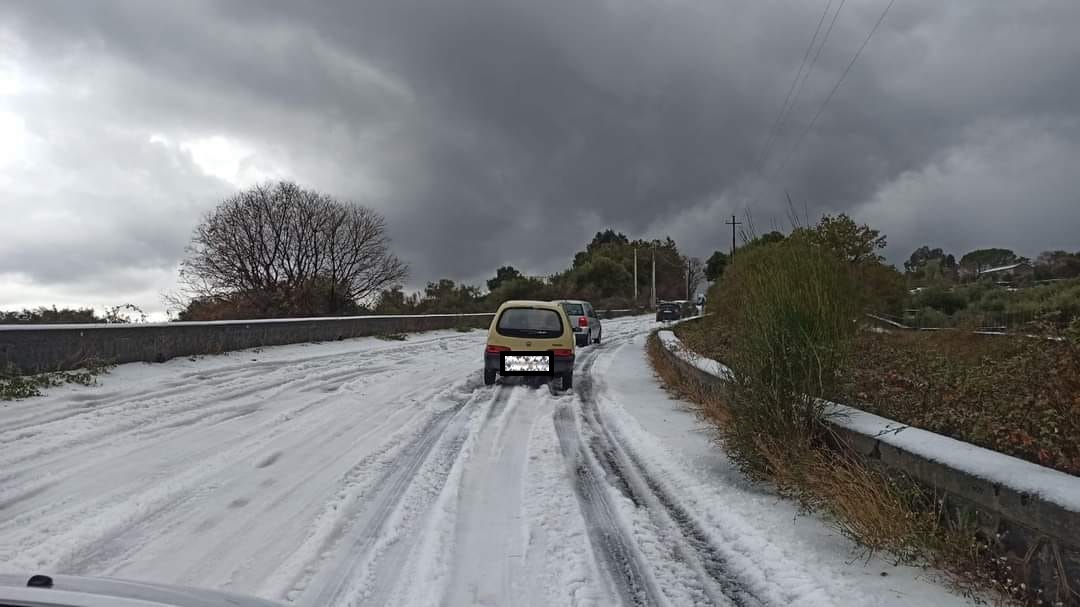 Grandine e maltempo a Nicolosi (Catania, Sicilia) - Fonte foto, Facebook - Orazio Moschetto 2