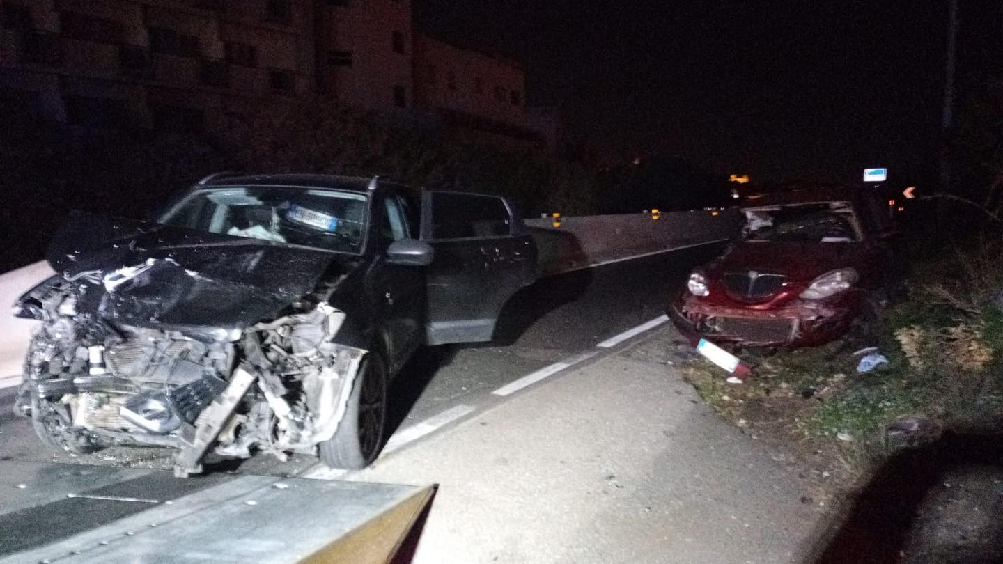 Grave incidente sulla SS 114, due mezzi in collisione: feriti portati in ospedale