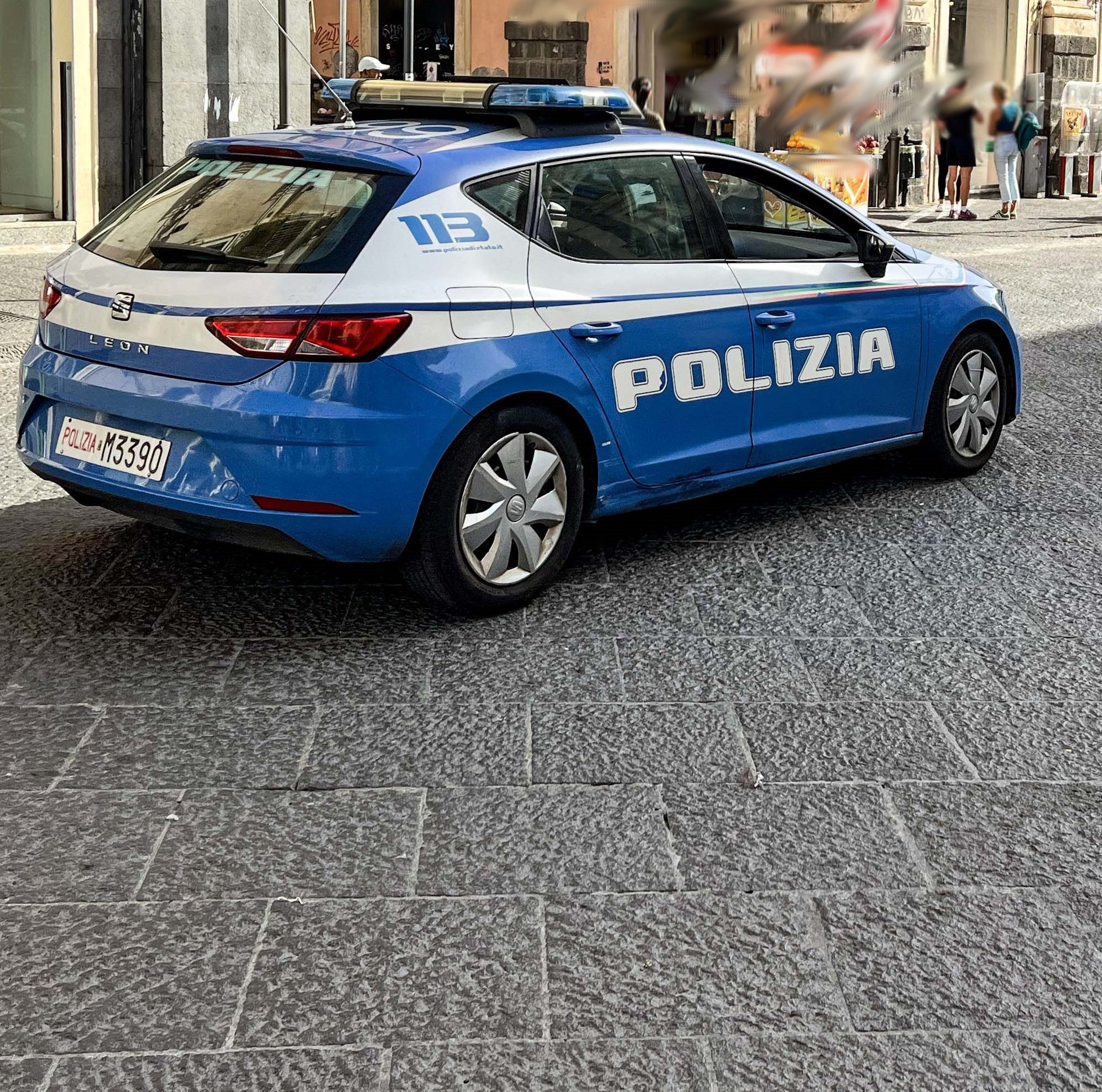 Catania, nasconde in zaino indumenti esposti ed esce da negozio senza pagare: arrestato