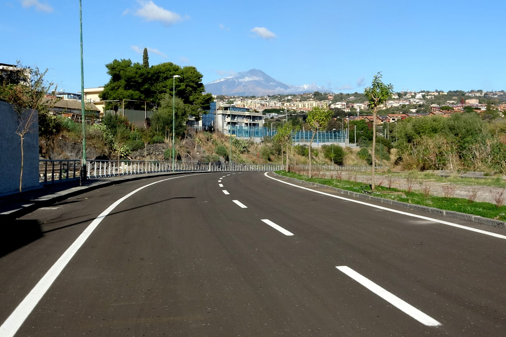 Ognina, aperta al traffico la parallela al lungomare: “Solo primo passo della rinascita” Ognina, aperta al traffico la parallela al lungomare: “Solo primo passo della rinascita”