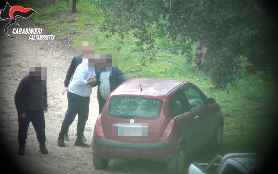 NOMI e VIDEO | Dal pizzo al tentato omicidio, chi sono gli arrestati dell’operazione Mondo Opposto