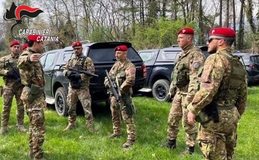 VIDEO | Pregiudicato per mafia “beccato” con la droga nascosta: anziano denunciato nel Catanese