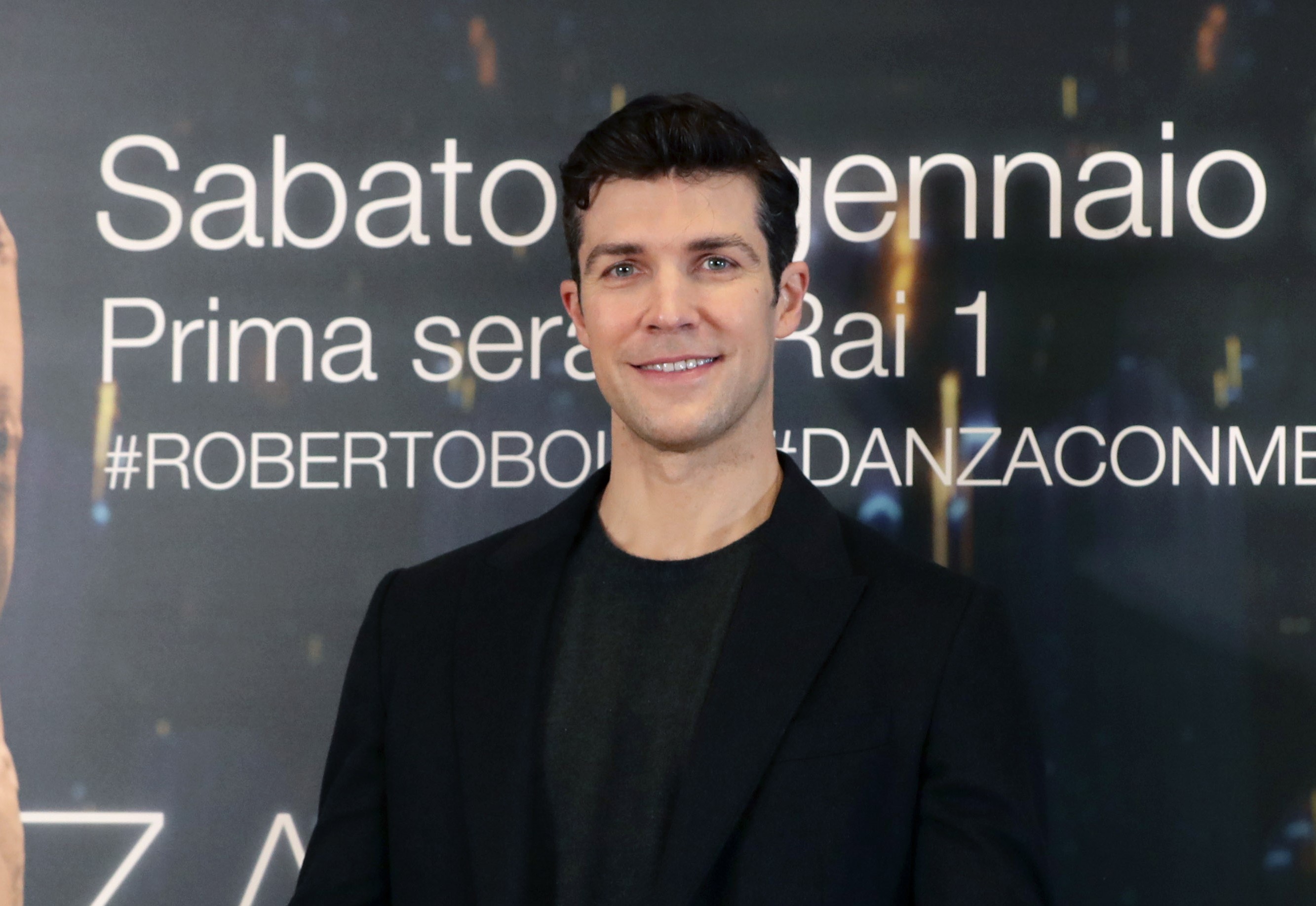 Sanremo, l’annuncio di Amadeus: “Roberto Bolle super ospite della finale”