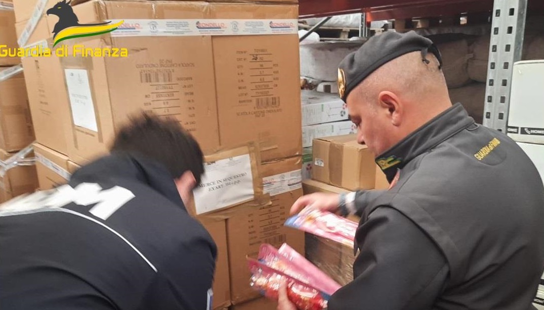 Giocattoli cinesi pericolosi importati a Palermo poco prima di Natale, scatta maxi sequestro