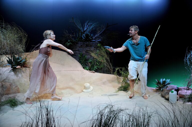 “Travolti da un insolito destino…”, in scena lo spettacolo con Euridice Axen: “Felice di tornare in Sicilia”