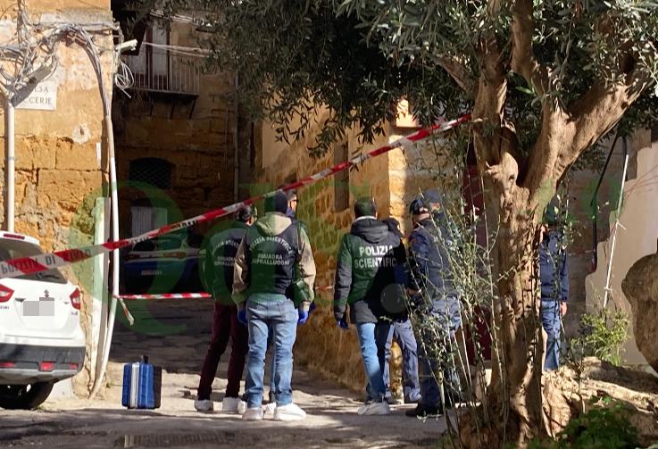 VIDEO | Colpo di pistola ad Agrigento, 49enne ferito alla mano: caccia all’aggressore