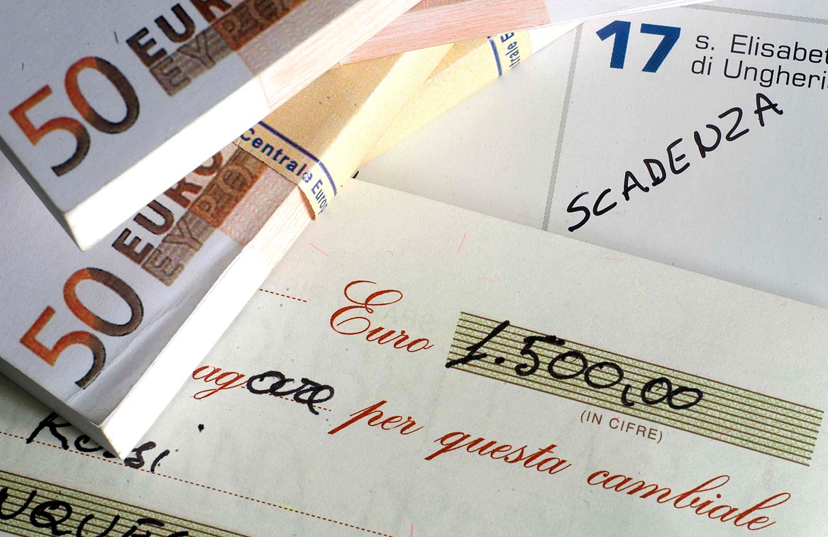 Imprenditore usuraio: oltre 40mila euro per un prestito di 6mila, arresto nel Siracusano