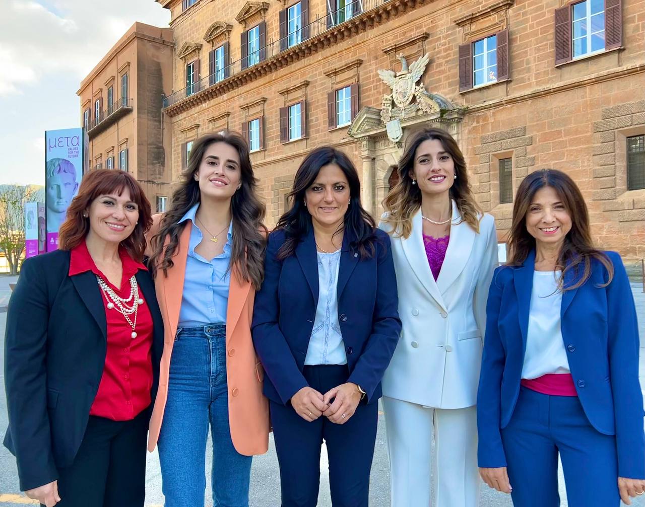 Deputate M5S all’Ars: “Basta chiacchiere, si accolgano nostri emendamenti contro violenza di genere”