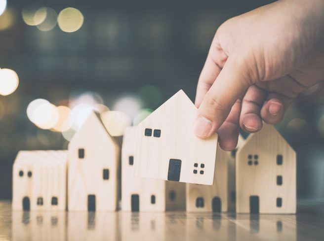 Mutui sempre più salati e voci di spesa extra, quel sogno chiamato “casa di proprietà”