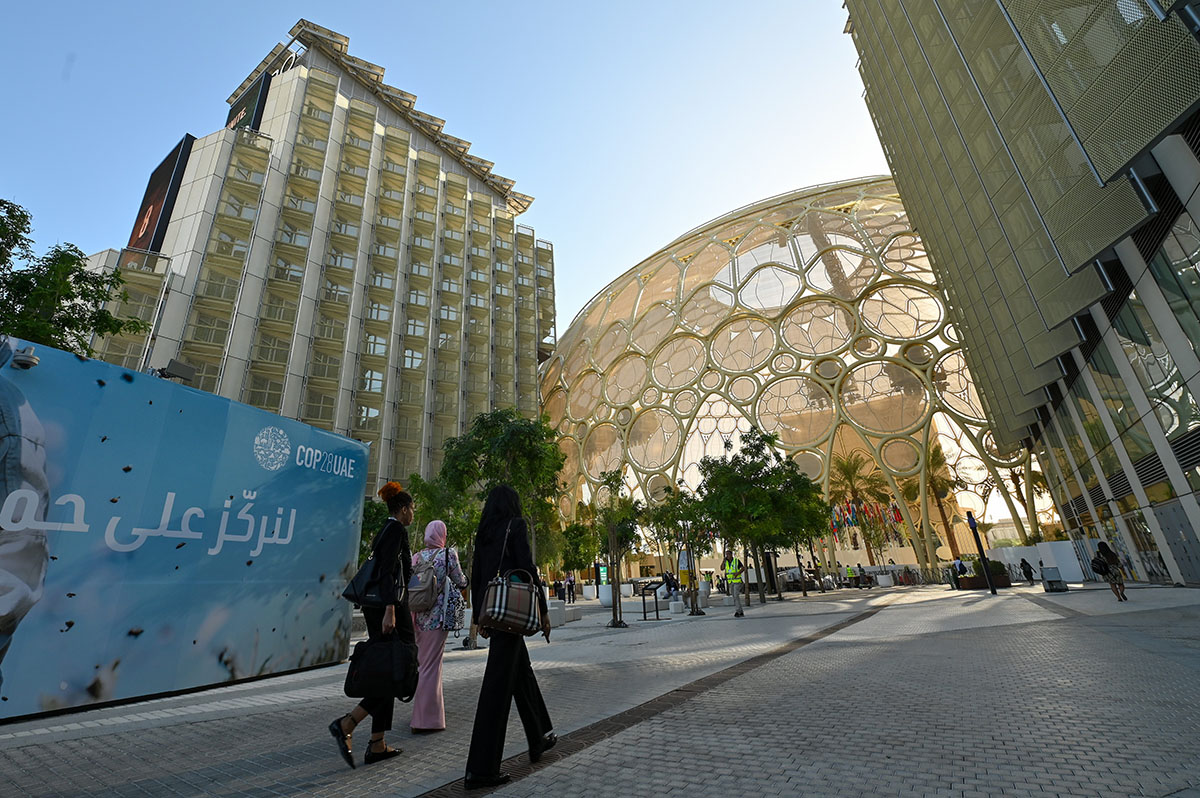 Cop28, il falso addio ai combustibili fossili. La CO2? Ora deve diventare una risorsa