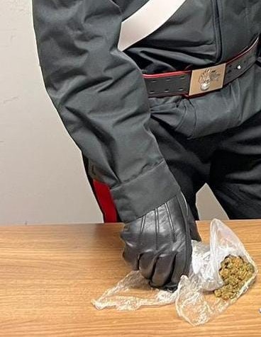 Sorpreso a negoziare vendita droga, arrestato pusher nel Messinese