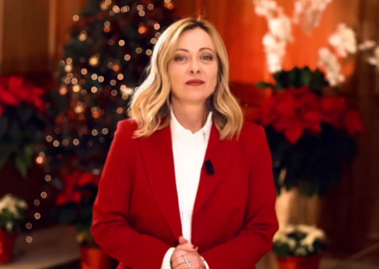 Meloni, auguri di Natale: “Pensiero particolare a a chi lavorerà nelle feste”