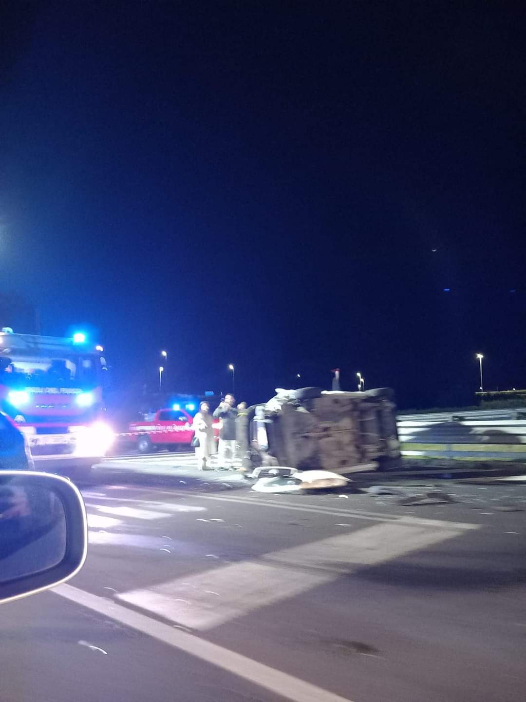 Incidente nel Siracusano: scontro tra auto e furgoncino Incidente nel Siracusano: scontro tra auto e furgoncino