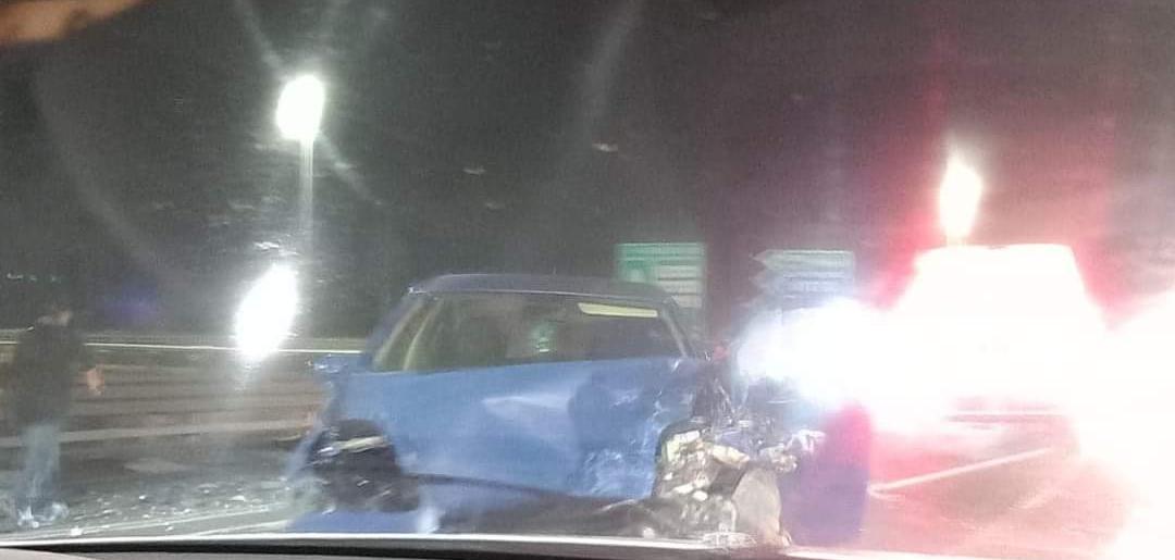 Incidente nel Siracusano: scontro tra auto e furgoncino Incidente nel Siracusano: scontro tra auto e furgoncino