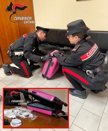 Mezzo chilo di cocaina nascosto in un trolley a San Cristoforo, arrestata 29enne