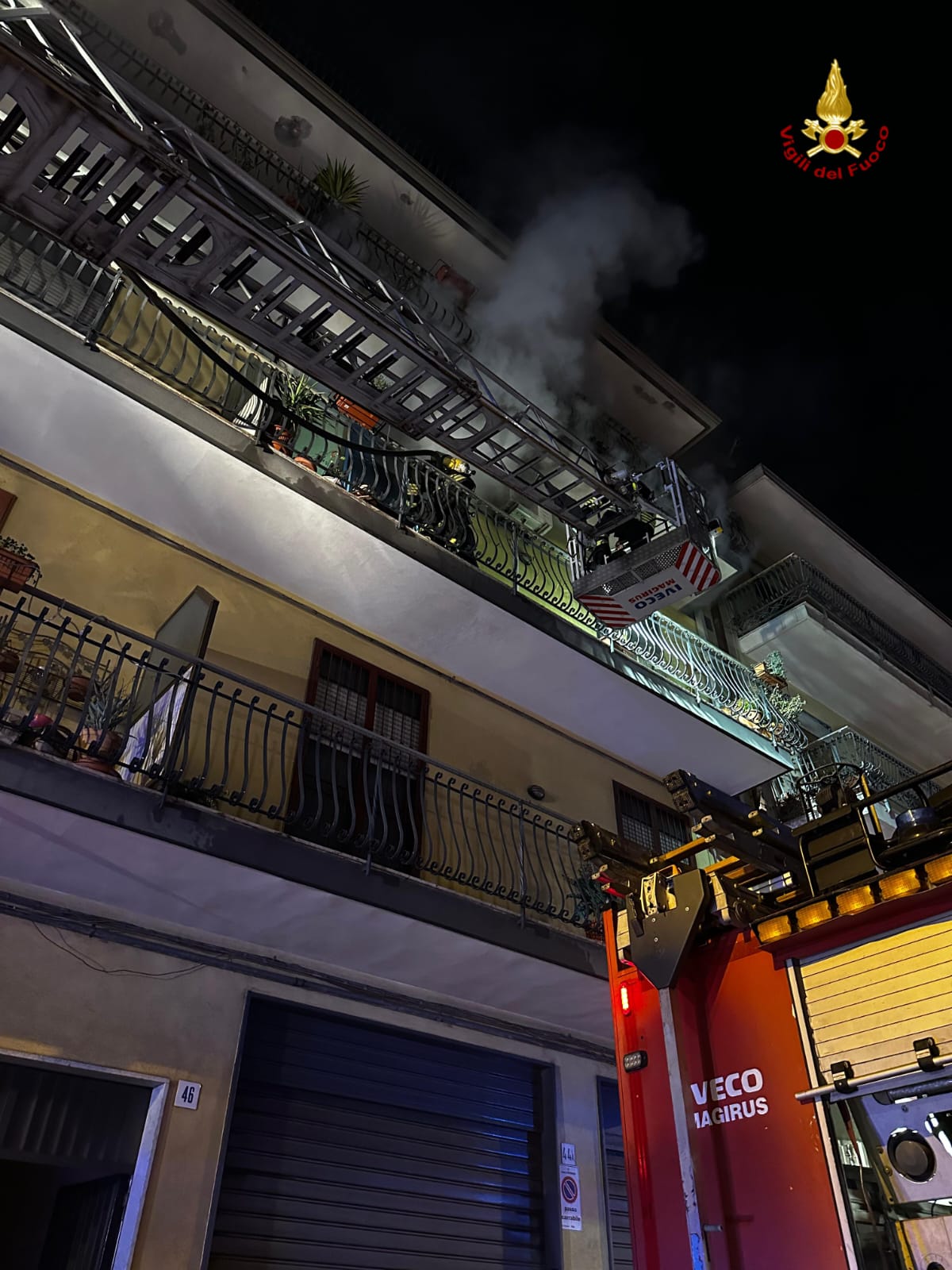 Paura a Misterbianco, incendio in appartamento