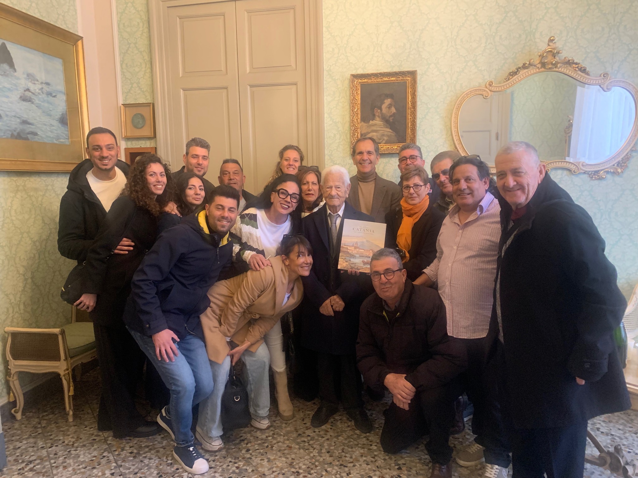 Giuseppe Sapuppo compie 100 anni: gli auguri del sindaco