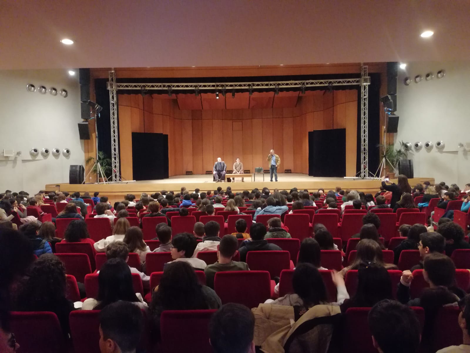 Studenti di Messina riuniti per parlare di “Social e intelligenza artificiale, opportunità e pericoli”