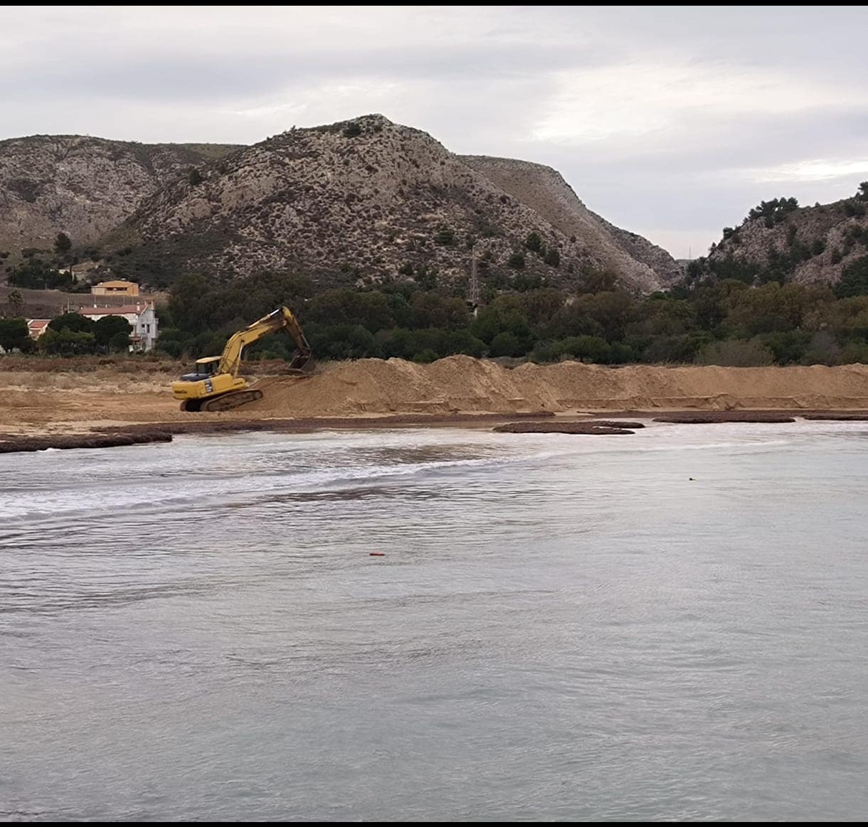 Interventi in corso nel porto di Siculiana Marina