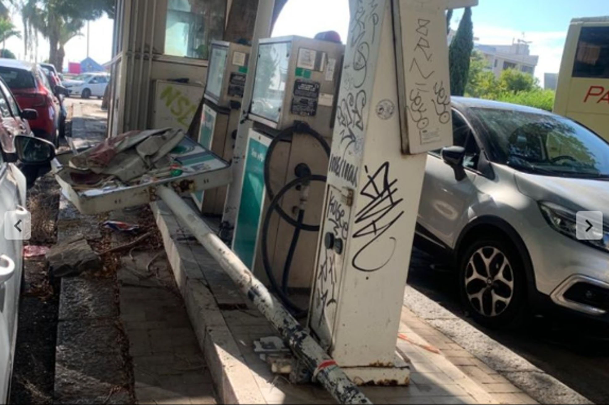 Catania, il mistero del distributore abbandonato. Comune: “Non sappiamo chi sia il titolare”