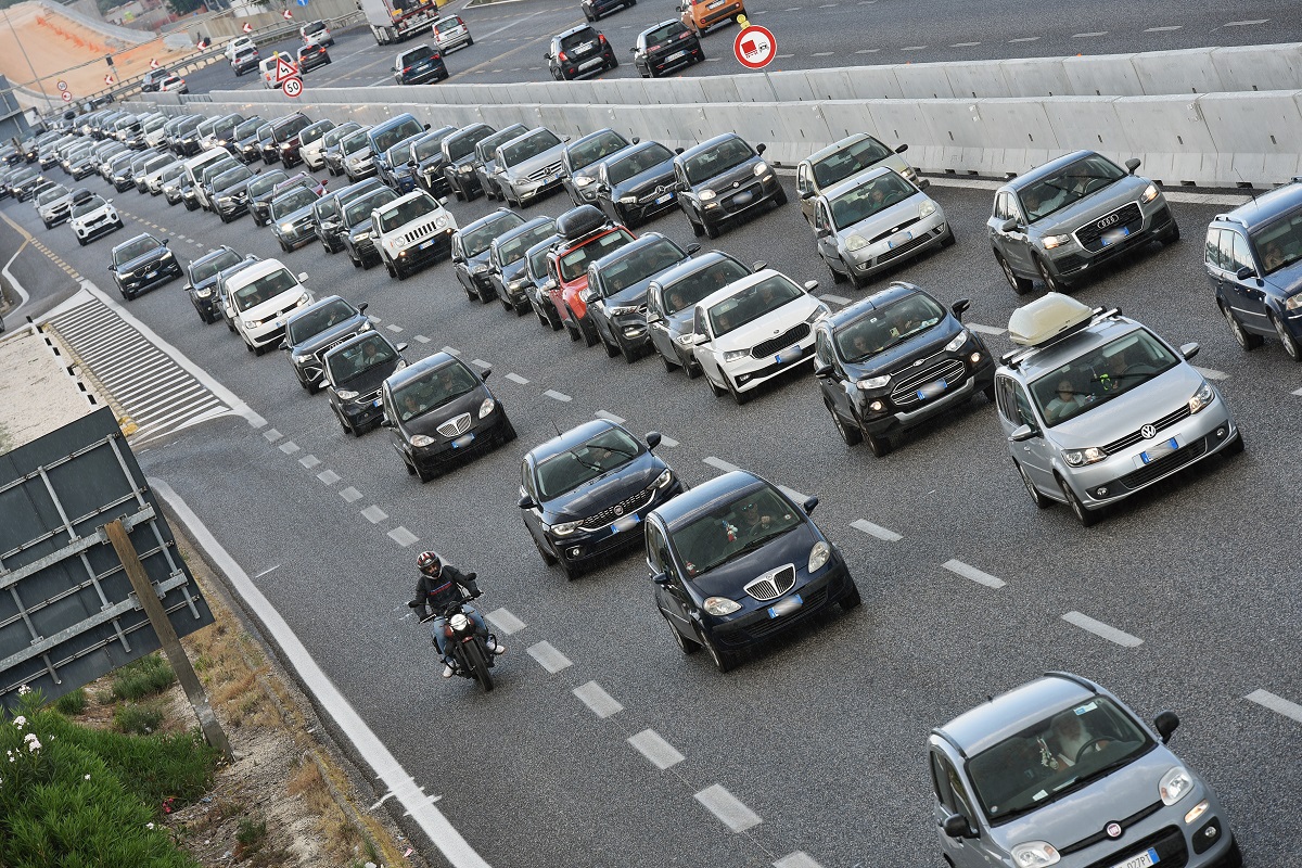 In Sicilia l’ennesima stangata, aumentano i costi per l’assicurazione auto: ecco gli importi