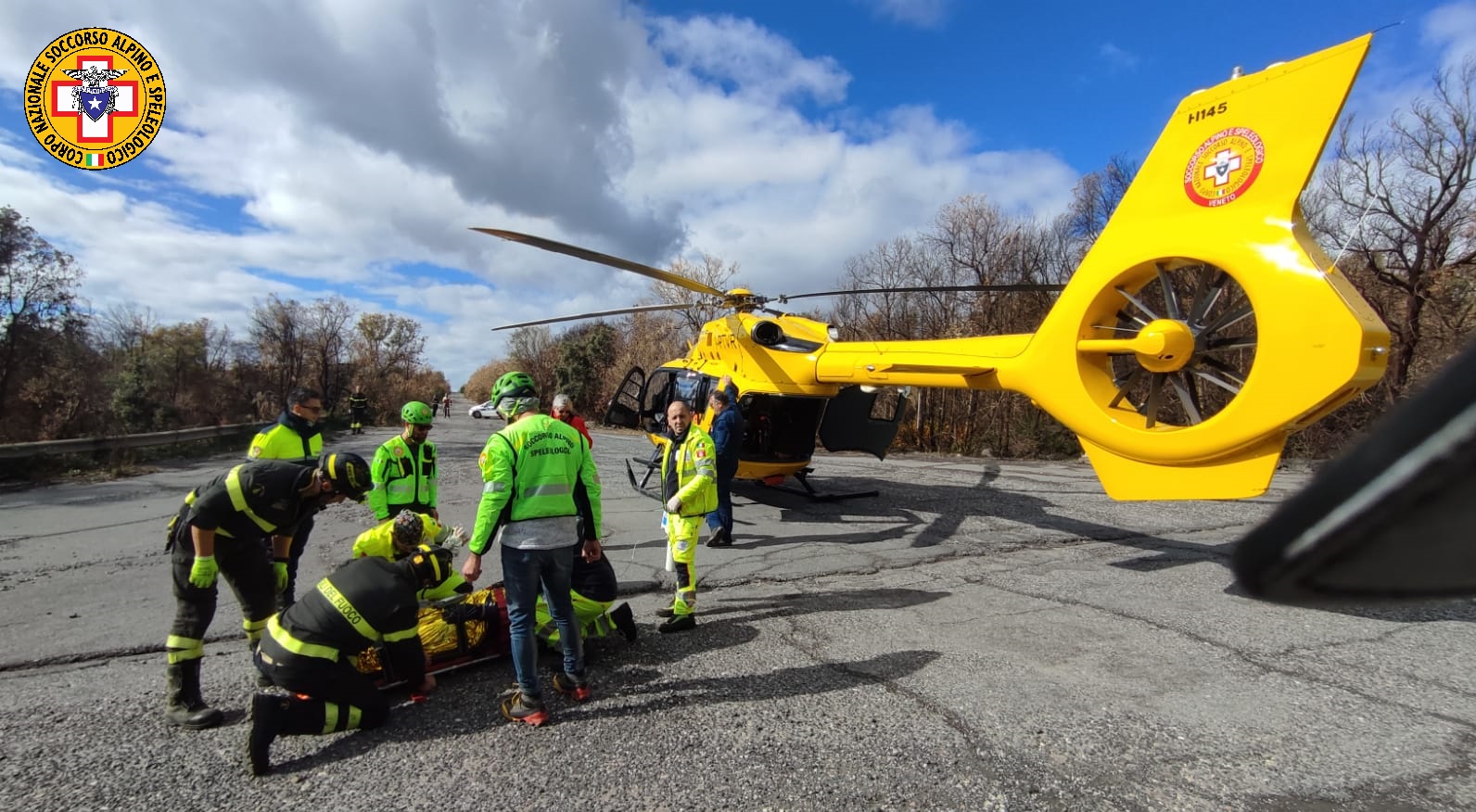 Cade e si infortuna sull’Etna: biker in elisoccorso al Cannizzaro di Catania