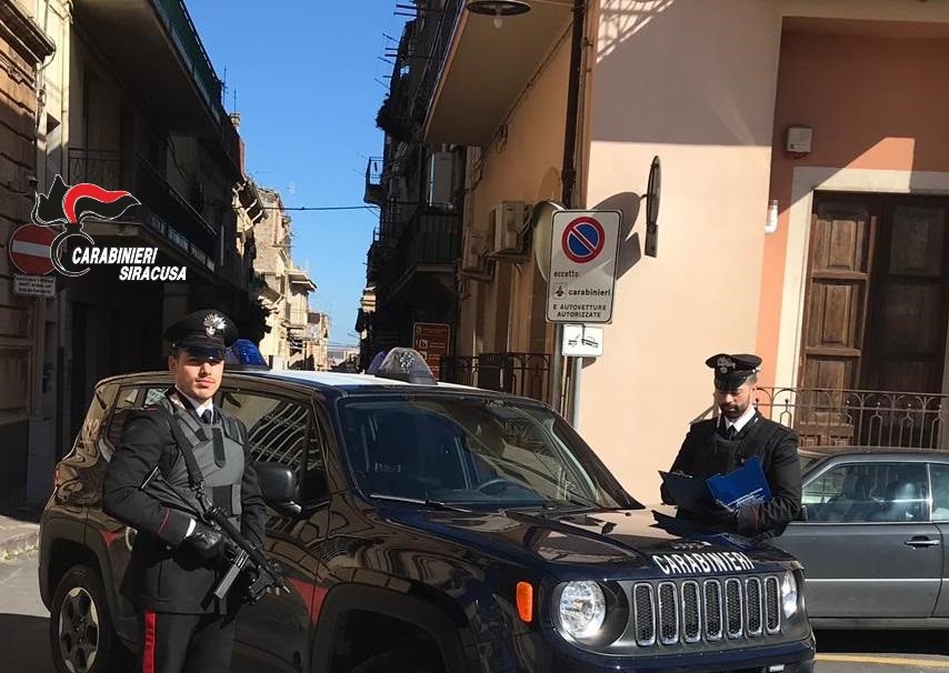 Maltratta ex convivente e la figlia della donna, misura cautelare per 41enne nel Siracusano