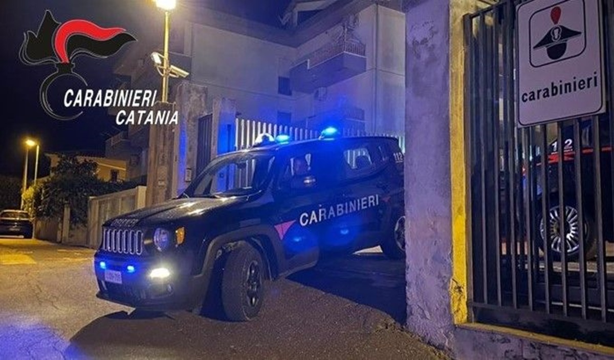 33enne evaso dai domiciliari viene riconosciuto dai carabinieri: arrestato