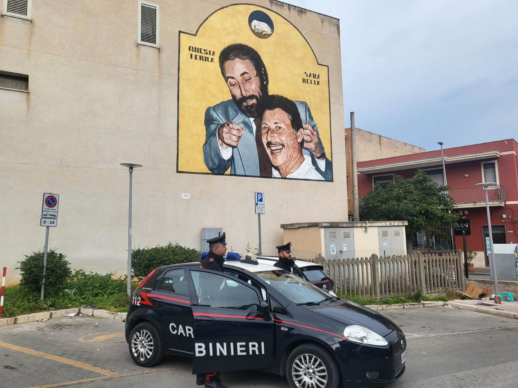 Hashish e cocaina nascosti in auto, arrestato pusher nel Palermitano