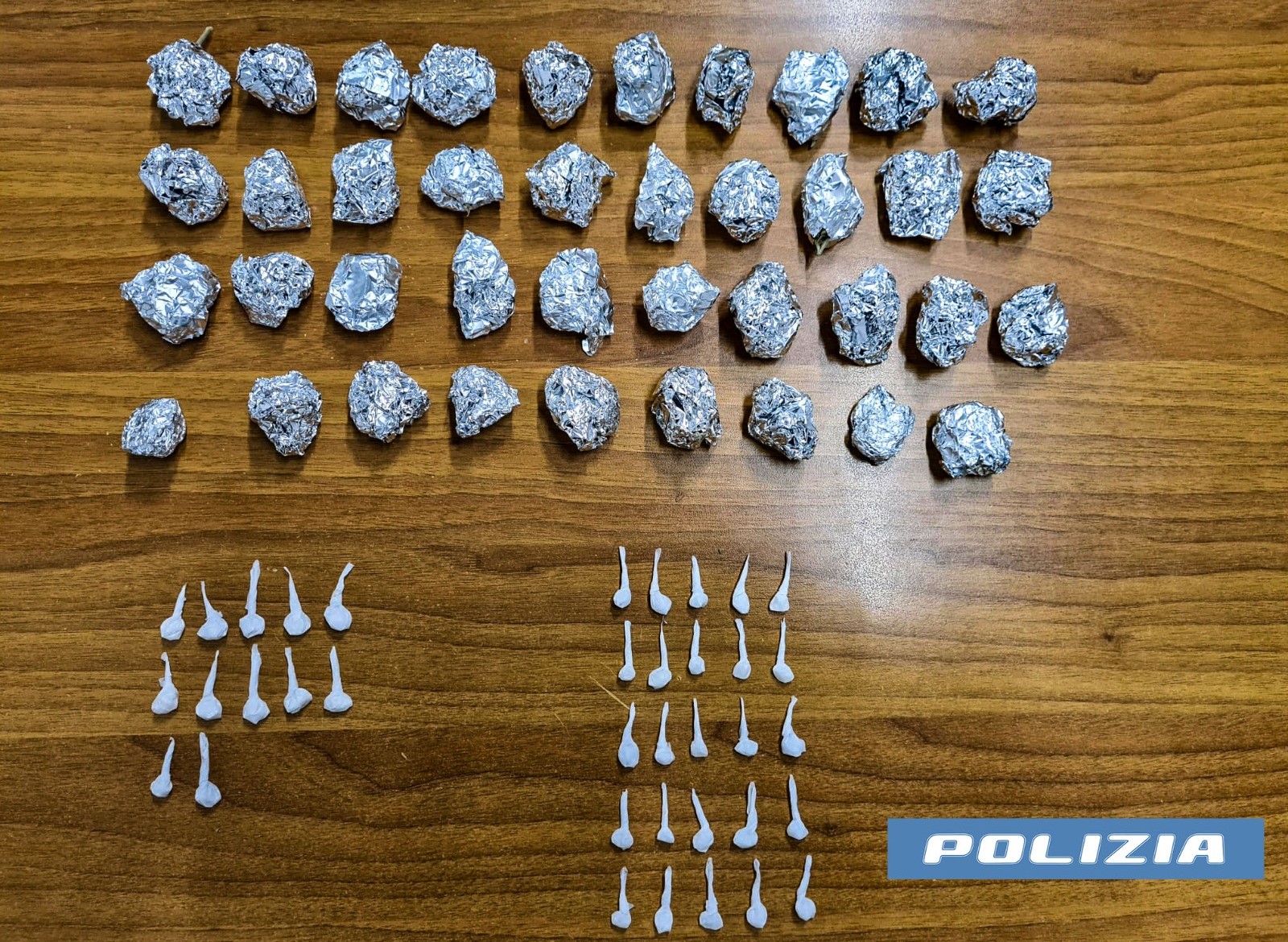 Catania, spacciavano sostanze stupefacenti: arrestato 20enne denuncia per 35enne