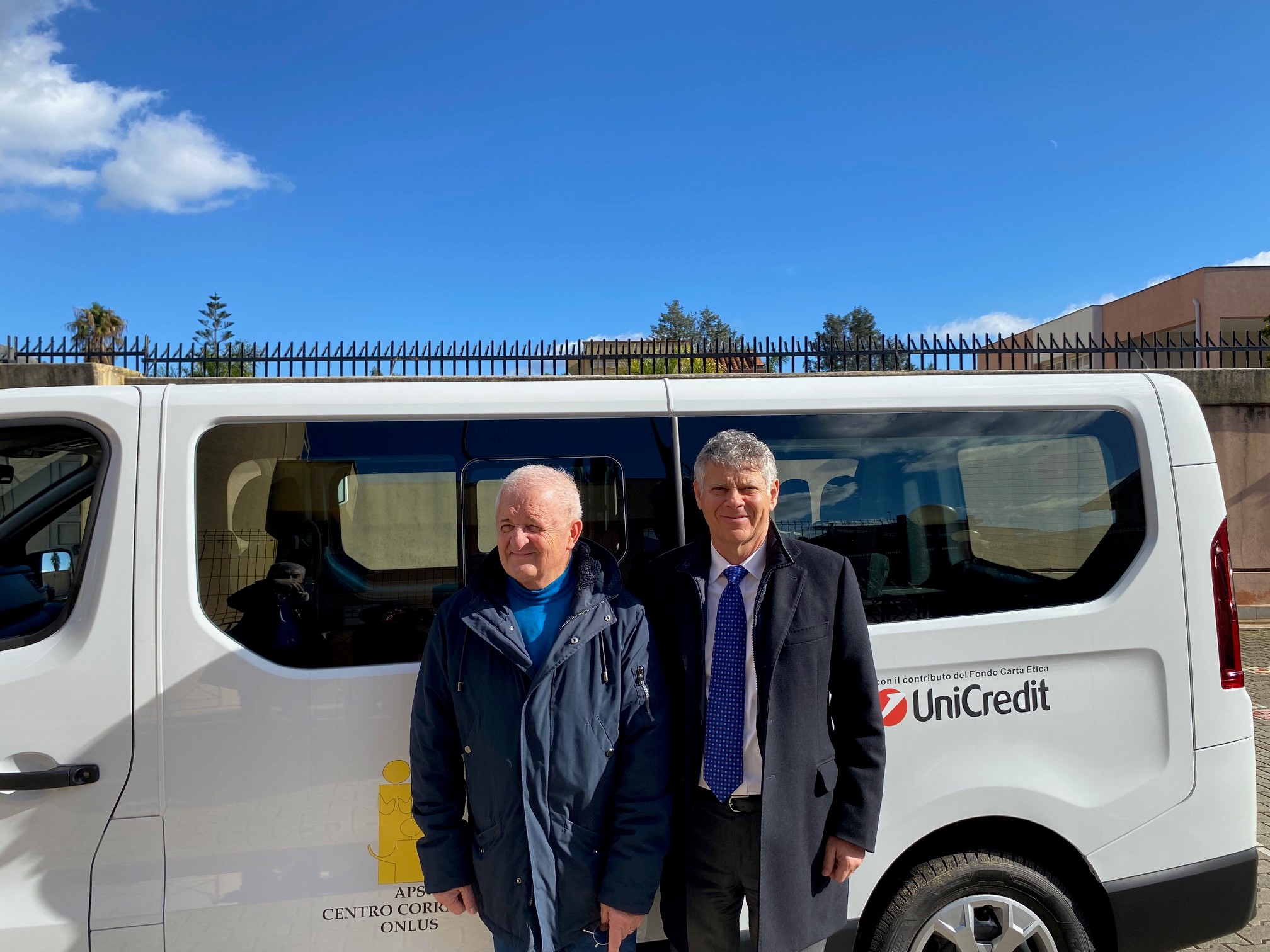 Palermo: UniCredit dona un pulmino al Centro di accoglienza per disabili Corradini
