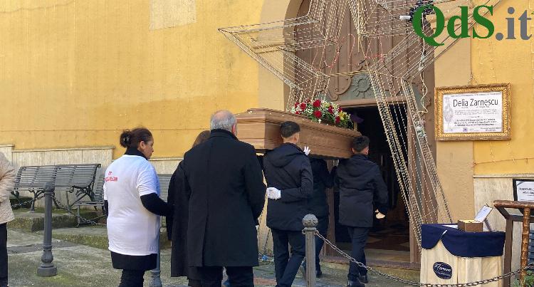 VIDEO | Dolore e commozione per l’ultimo saluto a Delia Zarniscu