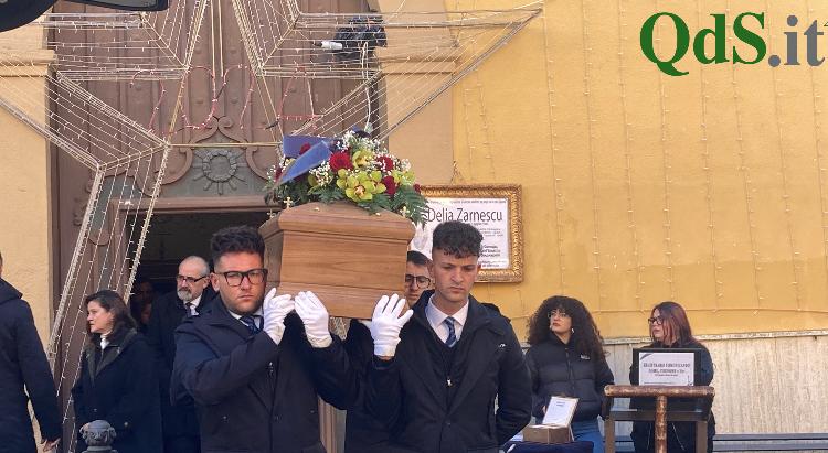 VIDEO | Dolore e commozione per l’ultimo saluto a Delia Zarniscu