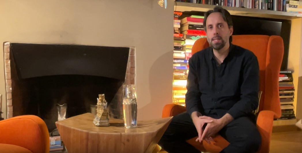 “Acqua e donna”, il parallelismo dell’artista Giuseppe La Spada: l’intervista al QdS