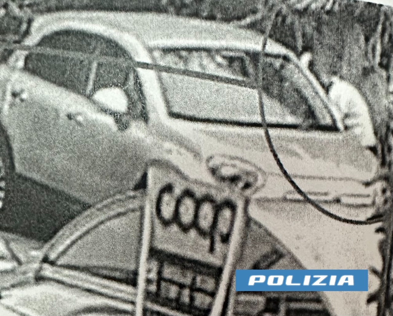 Catania, ruba auto nel parcheggio di un supermercato: arrestato 34enne