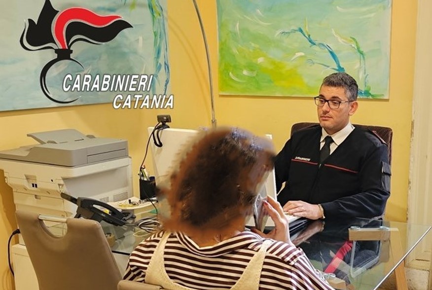 Morsi, pugni, minacce di morte dall’ex: incubo per una giovane nel Catanese, arrestato 30enne