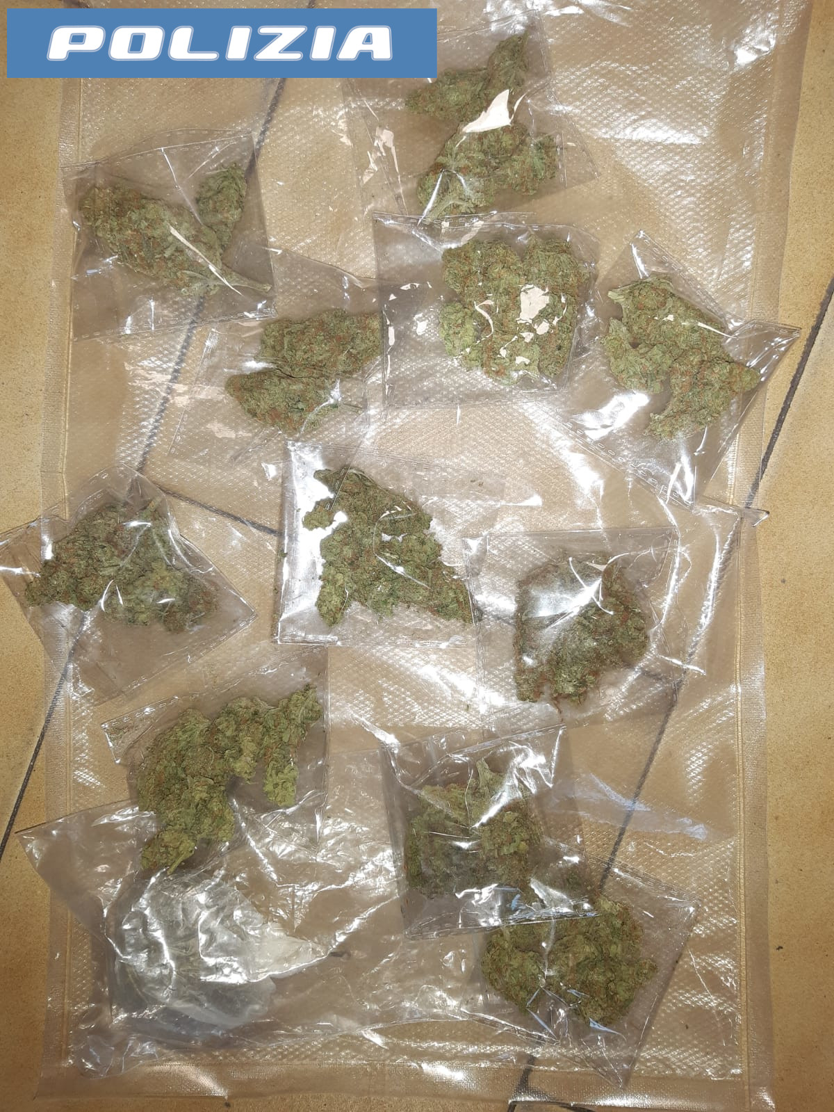 Catania, non si ferma all’alt e sperona Volante: 50enne arrestato