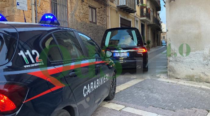 Donne trovate morte nell’Agrigentino: due uomini sotto torchio in caserma, c’è un indagato
