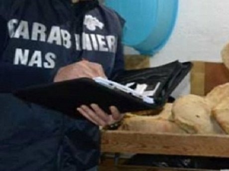 Blatte ed escrementi di topo nei panifici, controlli a raffica dei Nas a Catania