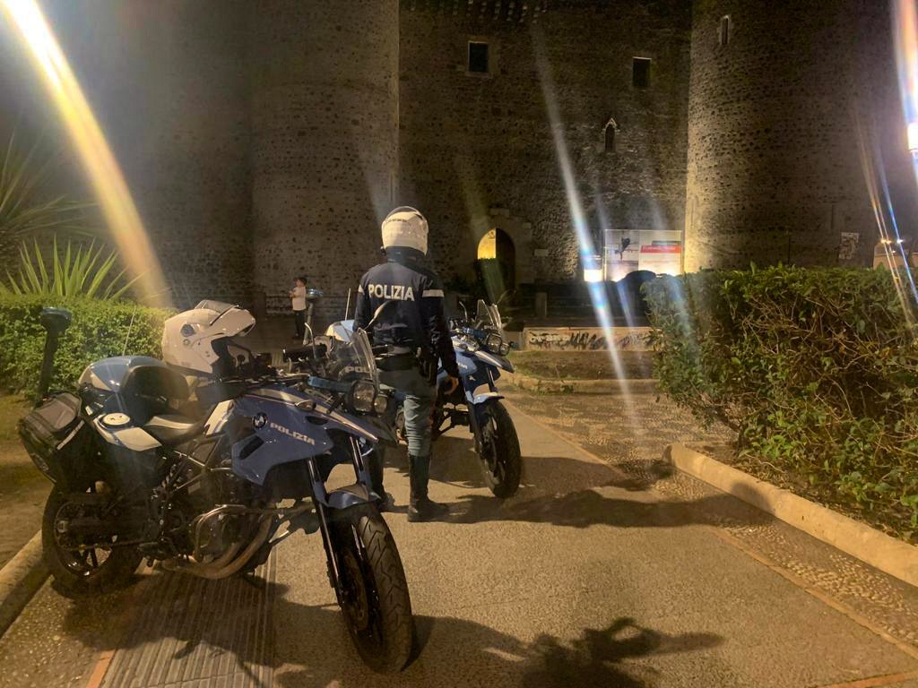 Catania, sanzionato parcheggiatore abusivo: esercitava nei pressi di un noto bar