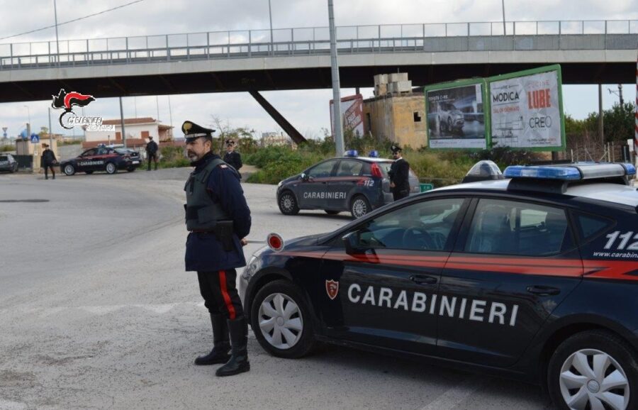 Droga, ricettazione e violazioni al Codice della strada, denunce e sanzioni nel Siracusano