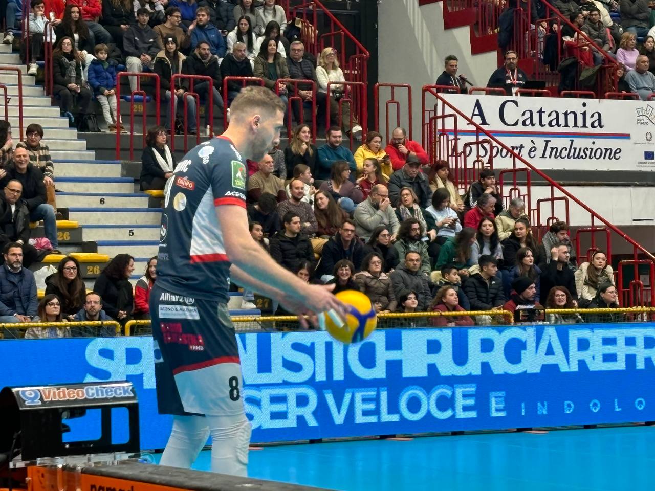 Galleria foto 'La Saturnia sfiora il colpaccio contro la Lube di Zaytsev: biancoblu ko nel tie-break' - foto 7